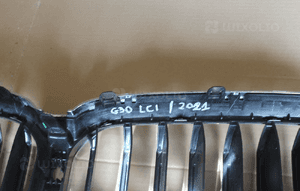 Atrapa grill bmw G30 G31 lci 9464210  2022 18