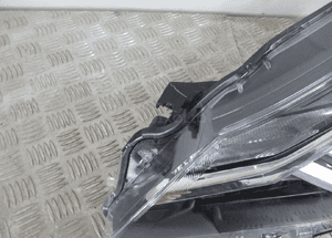 Lampa przednia przód lewa toyota yaris iii 3 lift soczewka 2017-2020 10