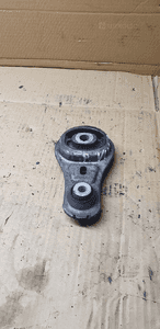Łapa silnika poduszka Opel Vivaro B Trafic III 1.6 DCI 8200675206 93866731 2
