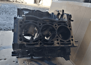 Silnik blok silnika dół słupek Audi Q5 3.0 TDI CTB 059103023AM 059011FM 3