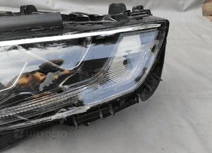 Lampa prawa prawy przód Toyota Highlander 10100-8A06J 2