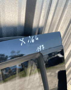 MERCEDES GL X 164 drzwi czarne 197 tył prawe listwa chrom zamek 8