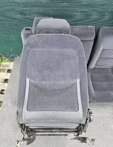 Fotele Fotel Siedzenie Kanapa Oparcie Welur VW Golf IV 4 5D Komplet 22