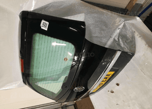 Klapa bagaznika tył tylna opel zafira b Z20R czarny 3