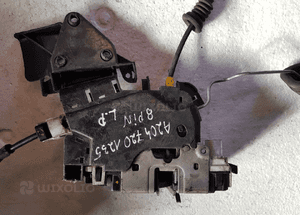 zamek lewy przód mercedes w 204 a2047201235 8 pin