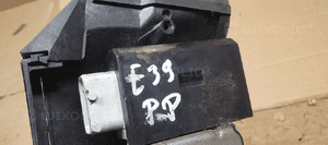 Zamek prawy przód BMW 5 E39 Europa 8352165 7