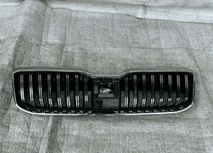 Skoda superb 3 iii lift 5V0 atrapa grill 19- 1