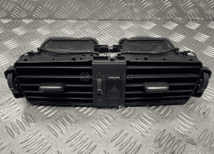 BMW F25 F26 KRATKA WLOTU NAWIEWU ŚRODKOWA ŚRODEK 9303407 2