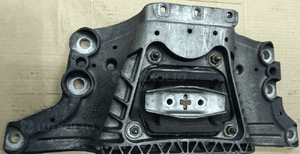 Audi A6 C6  3.0 V6 TFSI belka pod skrzynię podpora skrzyni poduszka łapa 4F0399203AD 1
