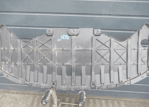 Płyta osłona pod zderzaka przednia jaguar xe X760 GX73 2015-2019 4