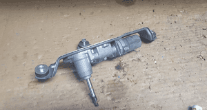 Silniczek wycieraczki tył Mazda 3 09-13 HB 1