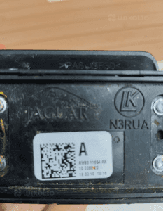 Panel przycisk otwierania klapy bagażnika jaguar xj X351 AW93-11654-AA 3