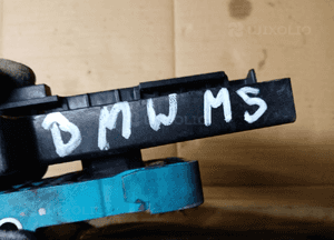 Uchwyt mocowanie chłodnicy prawe BMW M5 G30 F90 8632126 6