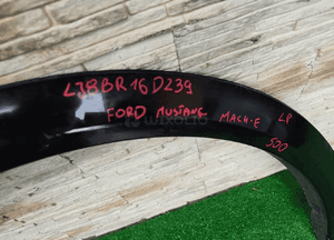 Listwa błotnik bmw ford mustang mach-e LJ8BR16D239 2