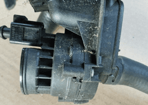 Audi A6 C6 pompka wody 4F1 959 617A 1