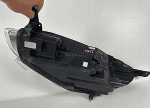 Lampa przod przednia prawa ford fiesta MK8 viii L1BB-13E014-AE cala europa 9