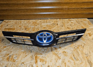 Toyota auris II 12-15 atrapa grill 1