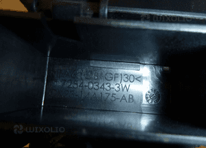 JAGUAR XF X250 SKRZYNKA Z BEZPIECZNIKAMI 12