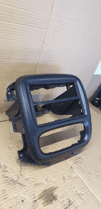 Ramka dekor radia konsoli Opel Vivaro B Trafic III 682603912R 93452449 3