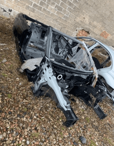 Mercedes CLK 209 cwiartka błotnik tył cabrio słupek rama szyby 3