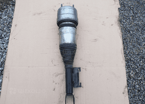 Mercedes W213 amortyzator pneumatyczny airmatic prawy przód A2133202300 1