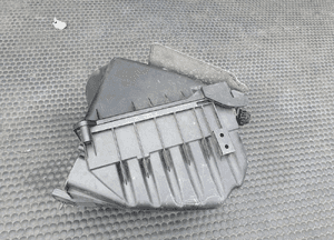 Obudowa Filtra 06B133837AG 06B133837P Powietrza Pokrywa 2.0 ALT Audi A4 B6 B7 VW 38