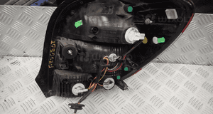 Lampa lewy / prawy tył peugeot 108 3