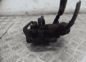 Audi A4 B8 zacisk hamulcowy prawy tył tylni silniczek 3