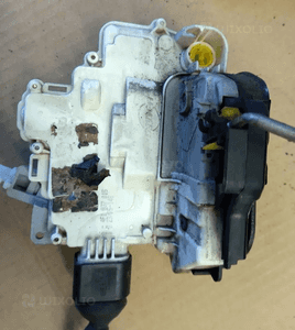 Audi A3 8P 3D zamek drzwi prawych  4F1837016 4