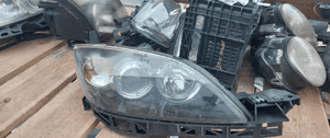Przod przednia lampa prawa mazda 3BK xenon !bez przetwornicy! 1