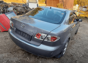 Mazda 6 02-07 GG sedan HB  lampa tylna tył  lewa prawa w błotniku 9