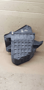 Obudowa filtra powietrza VW Passat B5 8D0129607 4