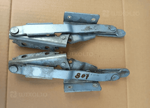 Peugeot 807 Citroen C8 zawias maski prawy lewy 1