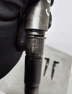 0pel vivaro 2.0 DCI WTRYSKIWACZ 954766-H8 0445115084 4