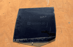 Volkswagen Golf IV  szyba drzwiowa lewa  przód tył 2