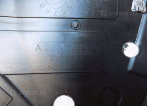 Mercedes W222 Osłona dolna Prawa Trójkąt - 11244 5