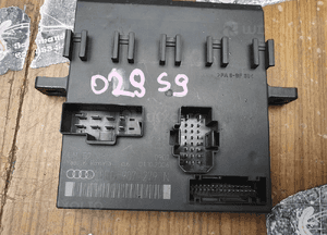 Moduł 8E0907279N Świateł Sterownik Komputer Swiatla Audi A4 B7 Seat Exeo 3