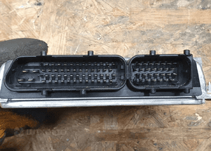 Sterownik 4B0907552A Komputer Modul Silnika 2.4 Benzyna V6 Audi A5 C5 Manual 4B0907552A 0261204688 3