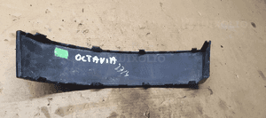 Listwa pod lampę lewy tył tylna lewa Skoda Octavia II Sedan 1Z5813345 3