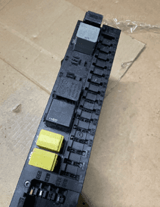 MERCEDES c 203   skrzynka bezpieczników  SAM bsi moduł komfort 3