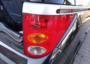 Peugeot 1007 lampa tyl tylna  lewa prawa  04-09 2