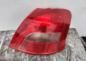Toyota yaris ii 2 lampa tył tylna prawa 1