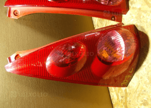 LAMPA TYŁ TYLNA PRAWA LEWA PEUGEOT 107 ORYGINAŁ 6