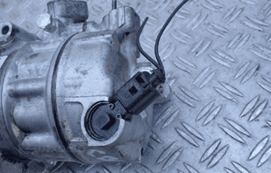 SPRĘŻARKA KLIMATYZACJI AUDI VW 2,0 TDI CBA PXE16 RADOM 4