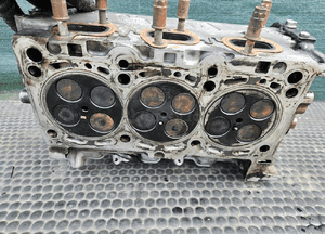 Głowica 0593S 0594S Lewa Prawa Wałki Zawory Pokrywa 2.7 3.0 TDI V6 Audi A4 B8 A5 A6 Q5 VW 9