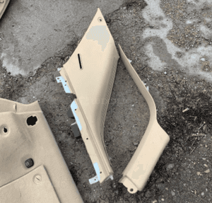 MERCEDES ml  164 boczki bagażnika  podłoga beżowe tył tylne 4