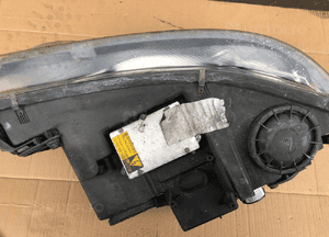 Lampa przednia lewa RHD anglik XBC501713 Range Rover Sport L320 2005-09 2