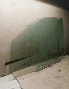 Szyba lewy przód przednia lewa Mercedes ML W163 A1637200118 2