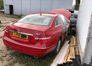 MERCEDES E 207 błotnik lewy tylny tył ćwiartka  dupa pas 6