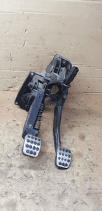 Pedał sprzęgła hamulca Mercedes W245 A1692902401 1
